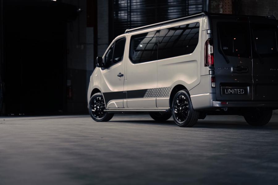  Renault Trafic Limited (X82) 2019 года  (фото 2 из 5)